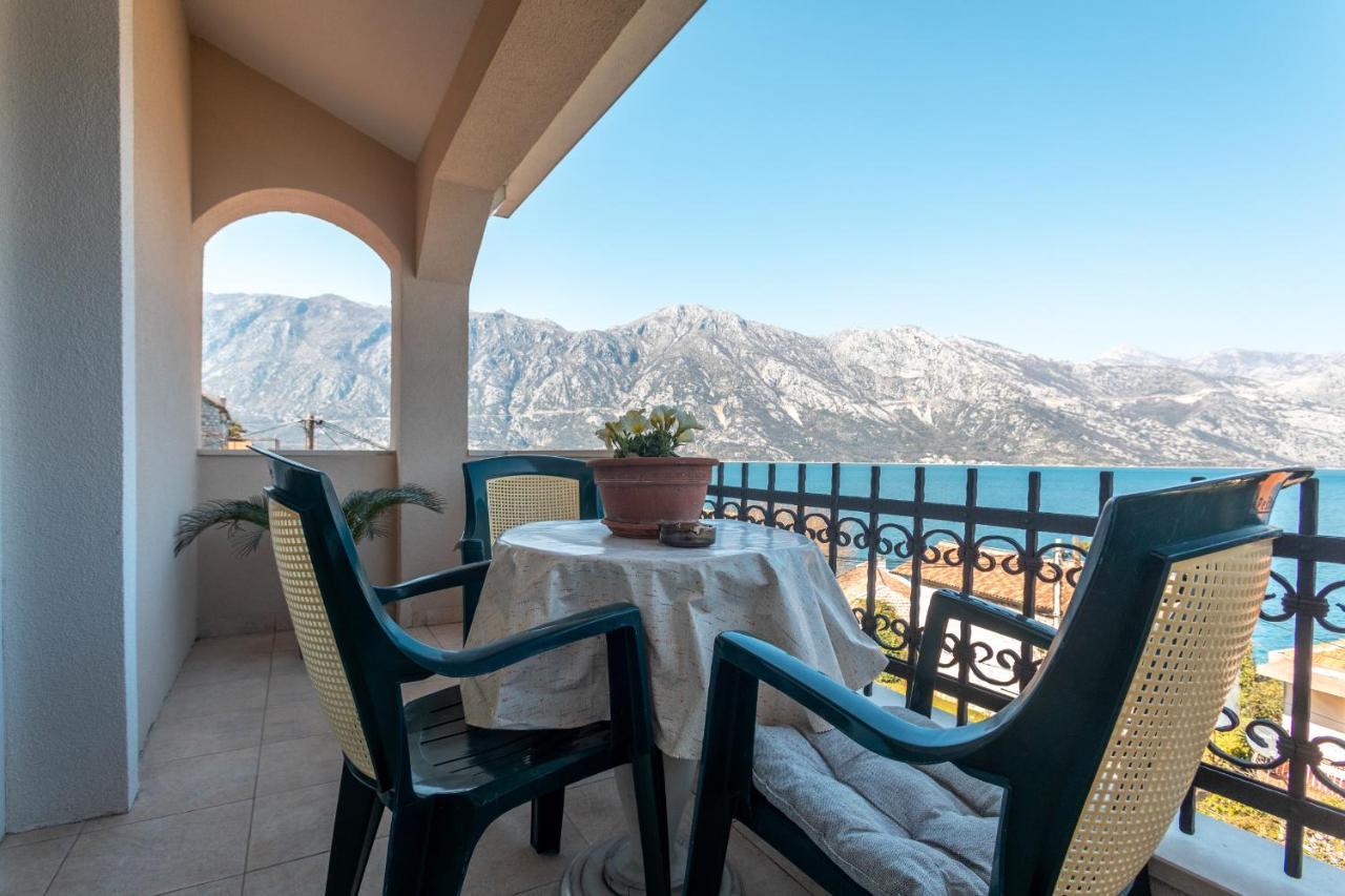La Castagna Apartments Kotor Exterior photo